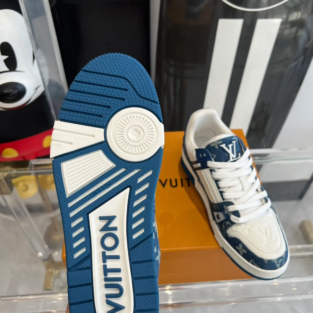 👟👟Ex-factory price 840👟👟 Women's shoes factory Couple model 👫LV Trainer series basketball sneakers🌟 Original molded TPU outsole The texture is the same as the original ⚠️Original development Top version All details are consistent with the original ⚠️ Size: 35-45